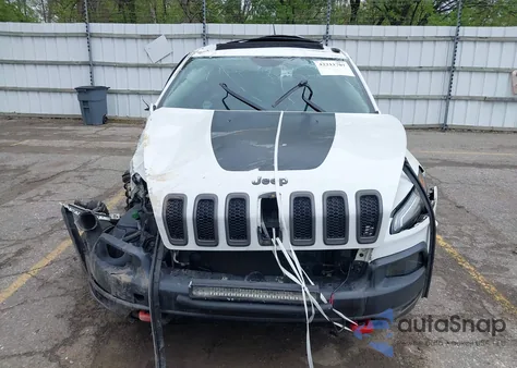 2015 Jeep Cherokee Trailhawk из США, поврежденный, VIN 1C4PJMBS2FW613342